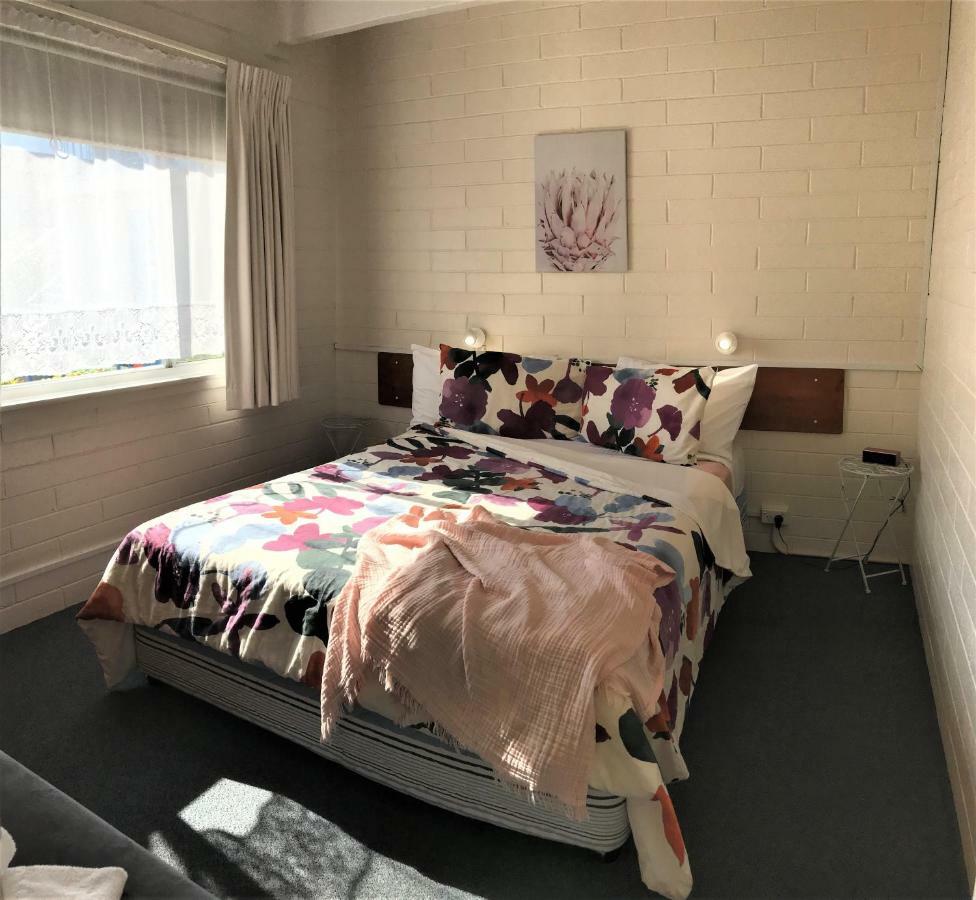خليج بايتمانس Kon Tiki Apartments المظهر الخارجي الصورة