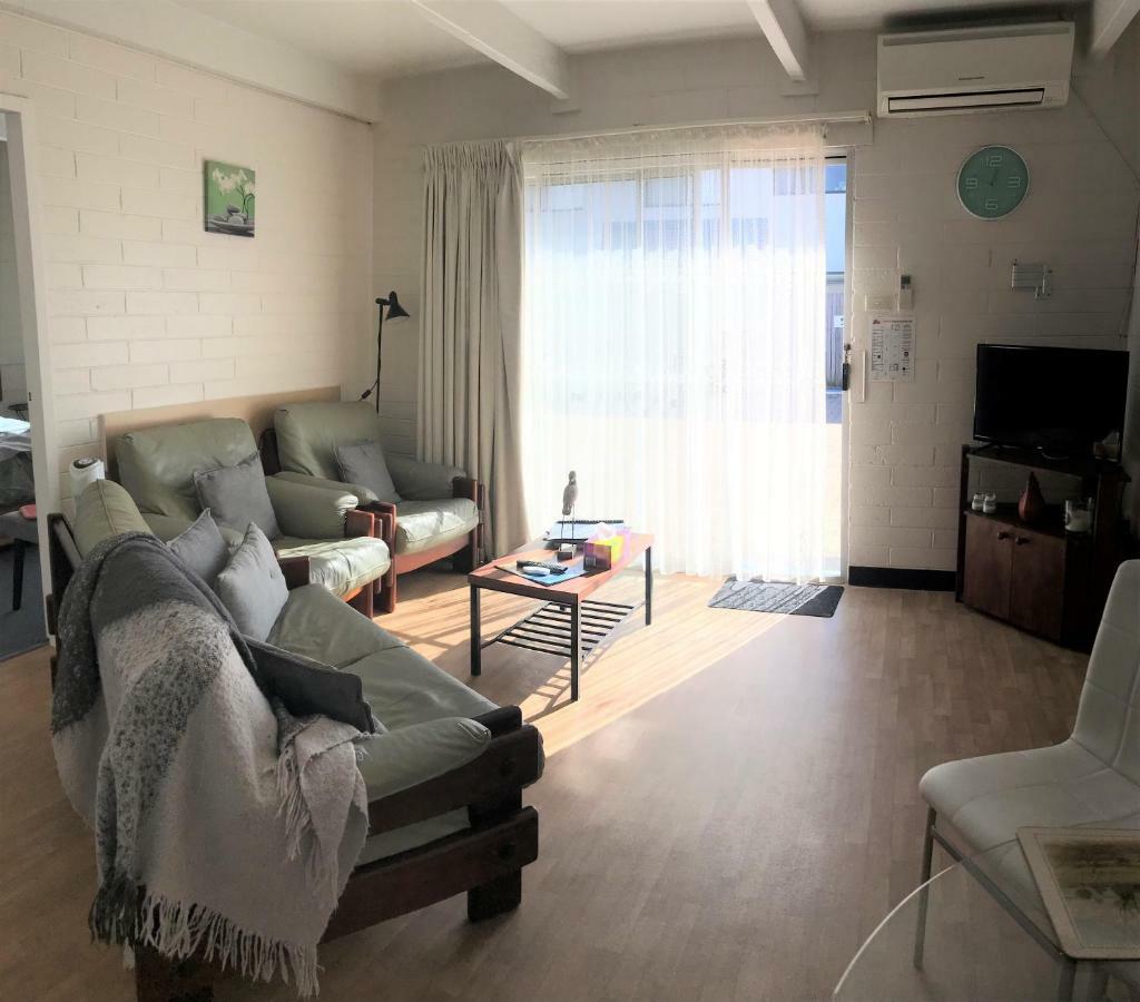 خليج بايتمانس Kon Tiki Apartments المظهر الخارجي الصورة